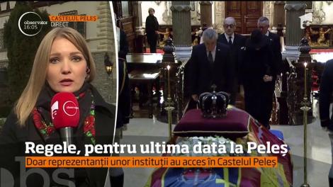 Trupul neînsufleţit al ultimului rege al României se odihneşte pentru câteva ore în locul în care s-a născut: Palatul Peleş!
