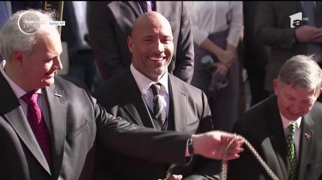 Dwayne Johnson a primit o stea pe Bulevardul Celebrităţilor din Hollywood