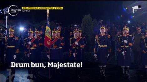 Regele Mihai I, înmormântat la Catedrala din Curtea de Argeş. În onoarea Majestății Sale se trag 21 de salve de tun