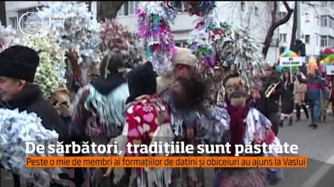 De sărbători, tradițiile sunt păstrate. Peste o mie de colindători au ajuns la Vaslui