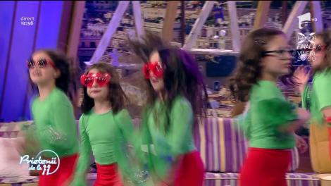 Trupa Mini Vogue face senzație în platoul „Prietenii de la 11". Dans și voie bună la început de săptămână