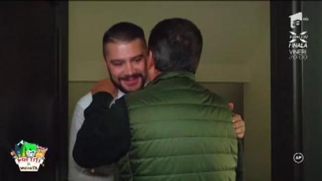 Bucurie de copil! Nea Mărin și vedetele din tabăra lui îndeplinesc cel mai mare vis al unor micuți: acela de a merge într-o vacanță