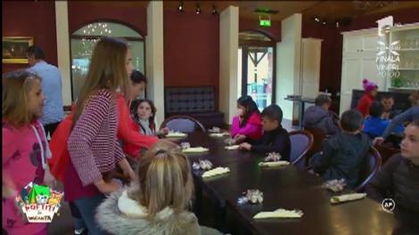 Liviu Vârciu, așa cum nu l-ai mai văzut vreodată! Ca un „tată” devotat, și-a suflecat mânecile și a gătit  pentru 32 de suflete