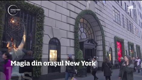 În preajma sărbătorilor de iarnă, New York-ul se transformă într-un oraş de poveste