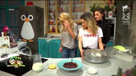 Au demonstrat că sunt gospodine adevărate! Flavia, Amalia și Miruna au trecut testul și au preparat un cozonac