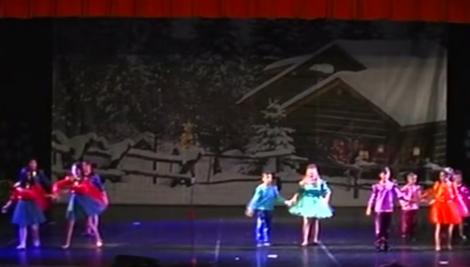 Spectacol pentru Moș Crăciun, organizat de copiii din centrele de plasament din Constanța