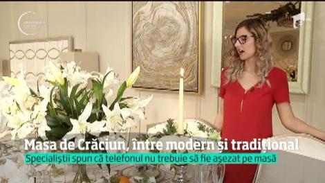 Roşu cu accente de auriu sau argintiu cu nuanţe de şampanie. Nu vorbim despre rochii extravagante, ci despre masa de Crăciun