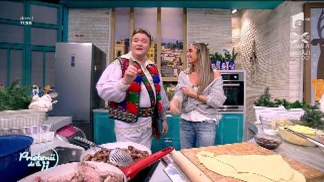 Răsfăţul zilei! Ionuț Sidău gătește ratată cu cârnați