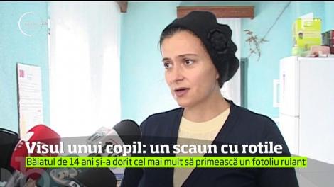 Cea mai mare dorință de Crăciun a unui copil: un scaun cu rotile. Bucuria de pe fața lui nu poate fi explicată în cuvinte