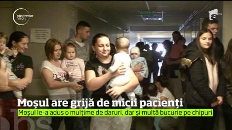 Moș Crăciun i-a vizitat pe copiii internaţi la spitalul din R&acirc;mnicu V&acirc;lcea