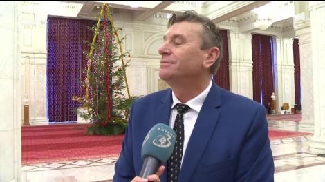 Parlamentarii au plecat la colindat