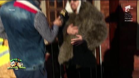 "Dezgustătorii în alertă" Trupa de șoc de la Neatza a luat cu asalt Târgul de Crăciun