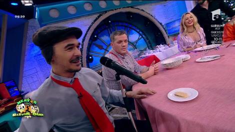 Ghid de bune maniere pentru masa de Revelion. Cum se servește și bea ceaiul