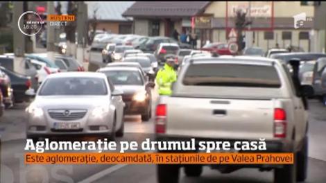 Trafic aglomerat pe drumurile din Valea Prahovei