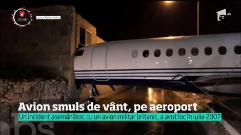 Avionul unui politician miliardar, din Marea Britanie, a fost luat pe sus de vântul puternic din Malta şi a intrat într-o clădire de birouri