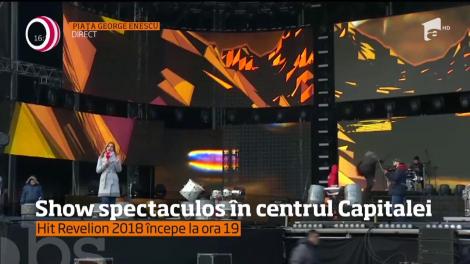 Marea petrecere de Revelion din București,  în Piața George Enescu