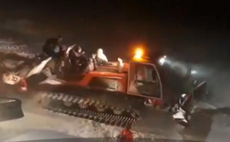 UPDATE. Peste 150 de turişti, blocaţi pe platoul Bucegi. Telecabina a fost oprită din cauza vântului puternic