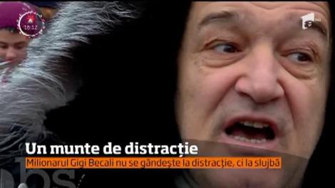 Mii de români petrec ultima zi din 2017 pe pârtie