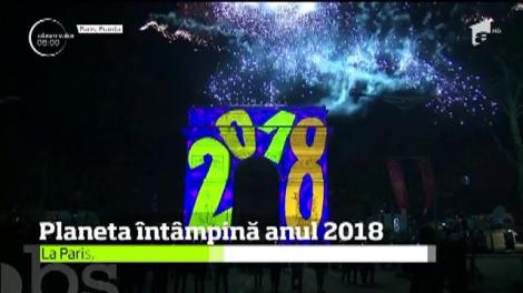 În marile oraşe ale lumii, Anul Nou a fost sărbătorit cu muzică, dans, jocuri de lumini şi mai ales focuri de artificii uriaşe
