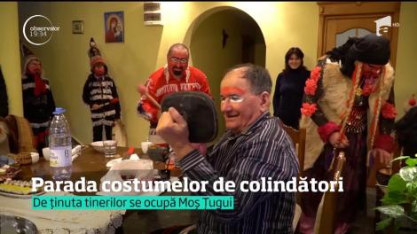Parada costumelor de colindători din Vorona
