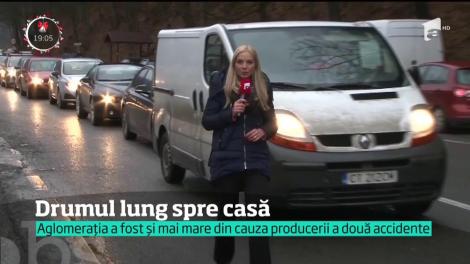 A început lungul drum spre casă pentru zeci de mii de români care au petrecut în staţiuni! Cu nervi, claxoane şi accidente pentru că Valea Prahovei s-a sufocat din nou