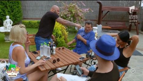 Nea Mărin, pus în mare dificultate de Giani Kiriță, după ce a primit o sticlă cu apă în față: ”Îmi face tot felul de șicane. Cu asta a pus capac”