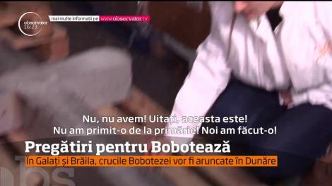 Pregătiri pentru Bobotează. Crucifixele din gheaţă, puse în pericol de temperaturile ridicate