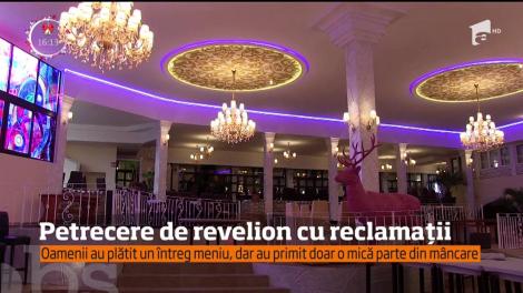 Petrecere de Revelion cu reclamații. Oamenii susţin că n-au primit mâncarea pentru care au plătit