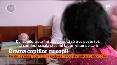 Copii cu copii! Mii de adolescente românce renunţă prea devreme la copilărie și devin mame