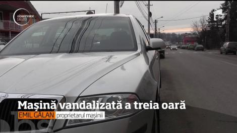 Un bărbat din Dej a avut un şoc când a ieşit din casă şi şi-a văzut maşina vandalizată!
