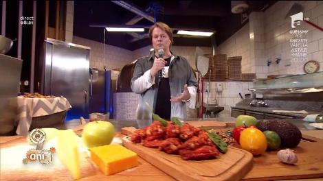 ”Pizza înaripată”, deliciul pe care nu ți-l vei putea refuza! Un preparat deosebit cu avocado, roșii și aripioare de pui