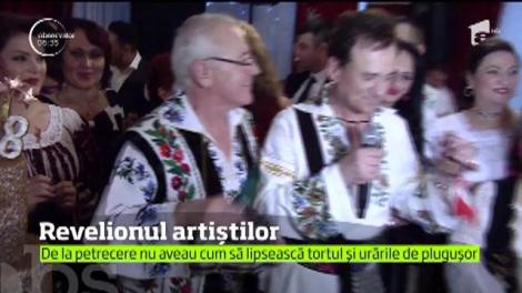 După ce, în noaptea dintre ani, au ales să-i distreze pe alţii, acum a venit şi rândul lor să o facă lată