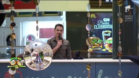 A fugit din studio! Răzvan, la vânătoare de fane prin mall: ”Vine, ne face fotografii pe ascuns și scoate limba în timpul ăsta”