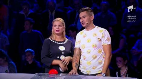 El este omul cu 481 de piercing-uri și ochii complet negri! Sigur nu ai fi ghicit câți ani are acest cercetător!