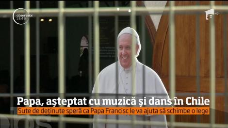 Sute de femei încarcerate în Santiago de Chile îl aşteaptă pe Papa Francisc cu un spectacol