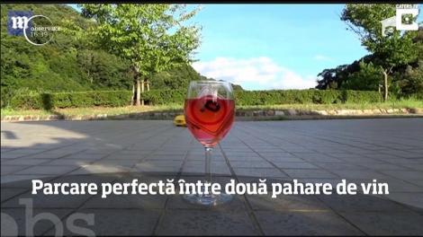 O maşină ghidată cu telecomandă reuşeşte să facă parcări impecabile din orice unghi