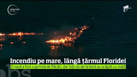 O navă cu 50 de pasageri la bord a fost cuprinsă de flăcări, în largul Floridei