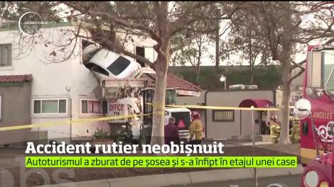 Un şofer a folosit mașina în loc de lift! Cum a fost posibilă "minunea"