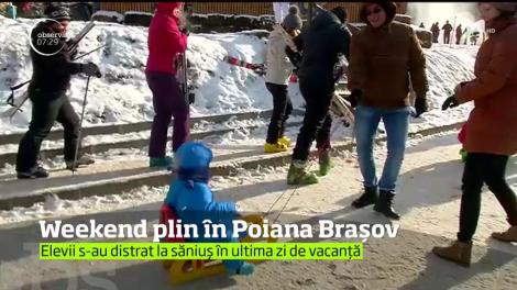 Sute de turişti s-au bucurat din plin de iarnă în Poiana Braşov