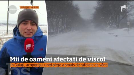 Din cauza nămeţilor, dar şi a viscolului, în Vaslui, peste 60 de şcoli, dar şi mai multe drumuri au fost închise