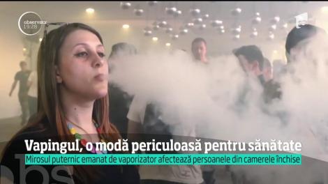 O nouă modă periculoasă face furori în rândul tinerior. Ţigara cu vapori de apă poate conţine mai multe chimicale decât cea normală