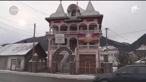 Ești în căutarea unei locuințe? Un bărbat îşi vinde casa cu două etaje, în schimbul mai multor Biblii. Câte bucăți cere proprietarul pentru tranzacție