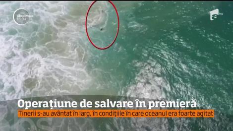 Doi surferi, din Australia,  au fost salvaţi de la o moarte sigură cu ajutorul unei drone