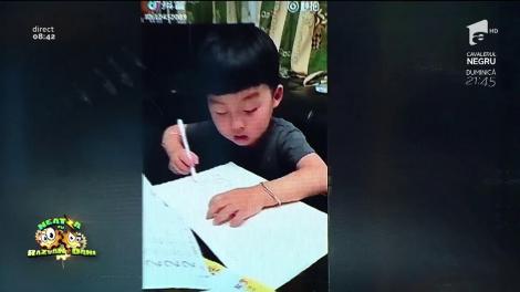 Smiley News! Dragi profesori, nu mai dați teme pentru acasă! Somnul lui Moș Ene vine pe la gene în timp ce elevii-și scriu temele!