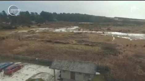 Mai multe maşini de pe o stradă din statul Washington, măturate la propriu de valurile uriaşe ale Oceanului