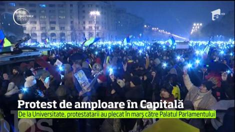 Zeci de mii de oameni au ieşit din nou în stradă