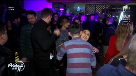 Distracție maximă la petrecerea celor mai activi români de rețelele de socializare