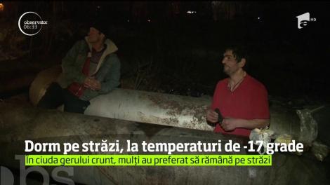 Zeci de oameni ai străzii, din Iași, dorm la temperaturi de minus 17 grade