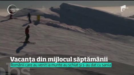 Mii de români au petrecut Mica Unire pe pârtii sau în jurul piscinelor