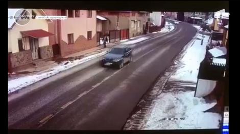 Scene şocante, pe o şosea din comuna Moisei, judeţul Maramureş